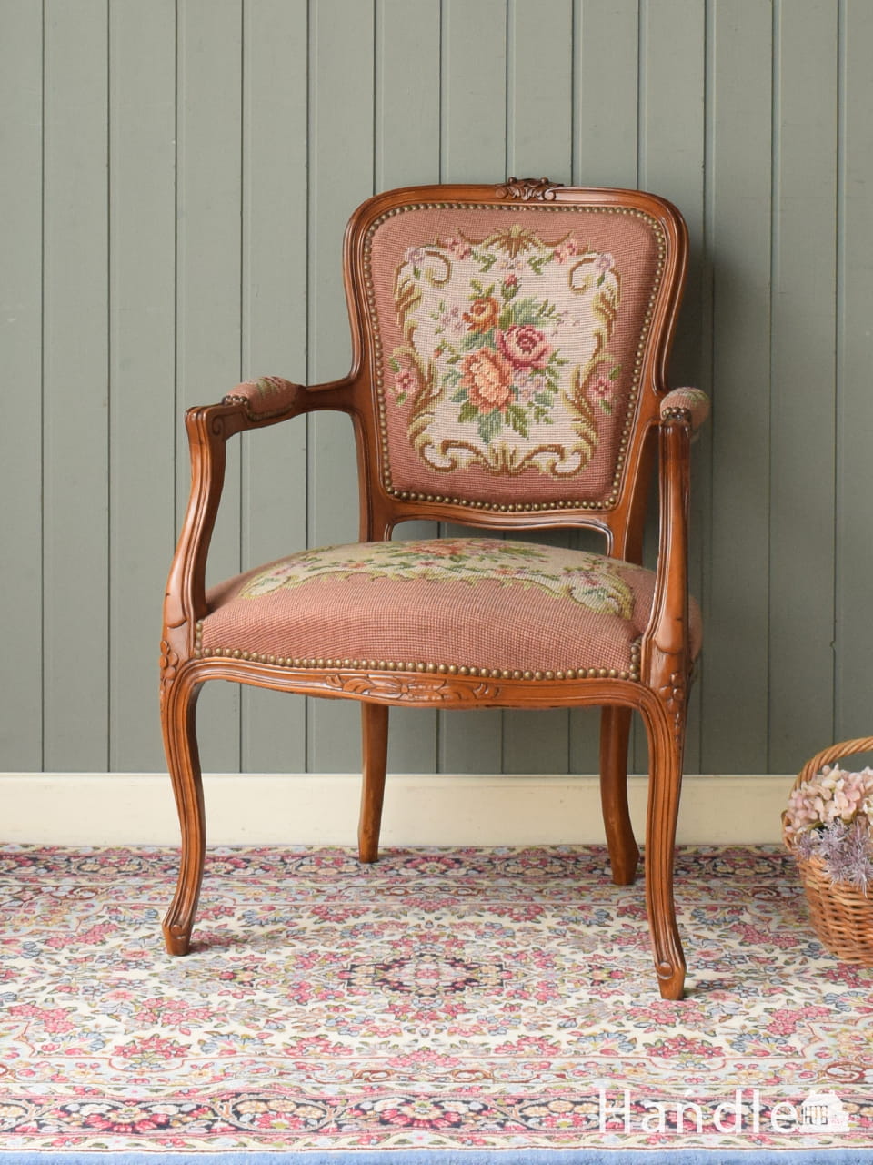 フランス生まれのサロンチェア、大人色のアンティークプチポワンチェア