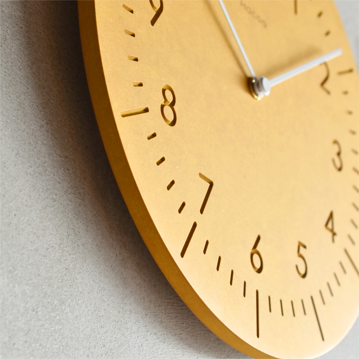 一部店舗限定】Wall Clock Colored | 名入れギフト・木製デザイン雑貨