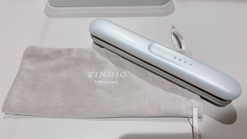 絹女の新作コードレスヘアアイロンを口コミ評価！旧作との違いも美容師