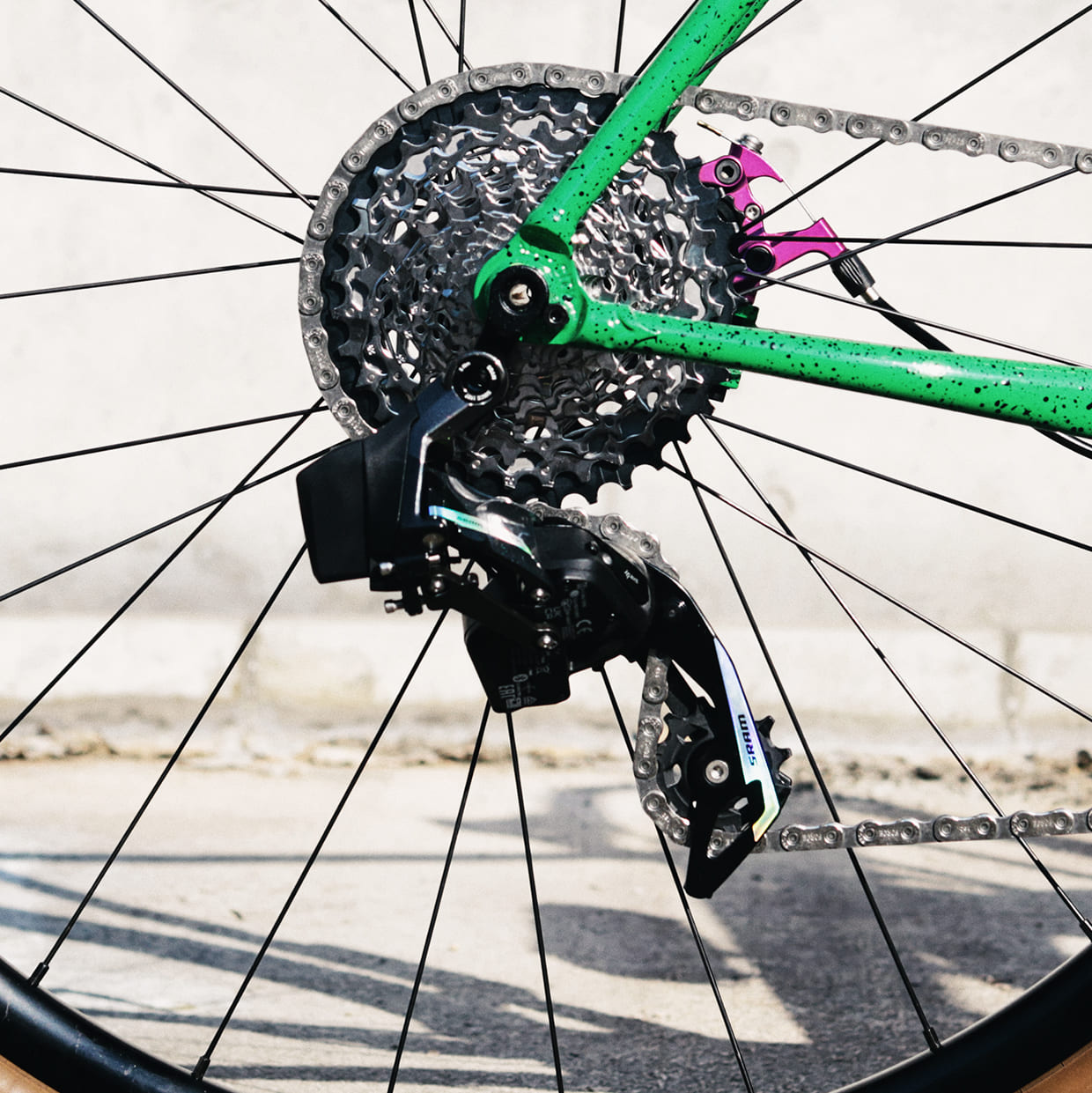 SramのRival eTap AXS Front Derailleur - 自転車通販 – Hakkle