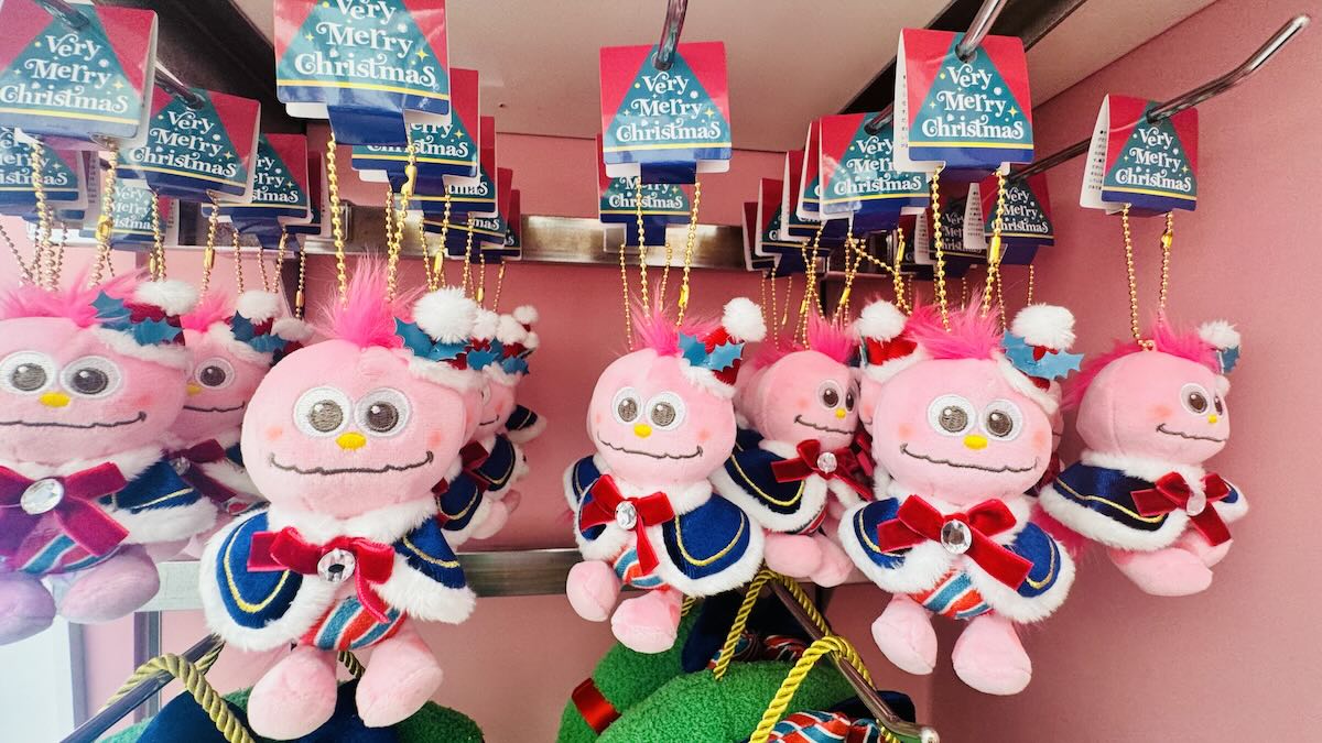 USJのクリスマス2024新作！キティ、スヌーピー、モッピーが可愛く変身！