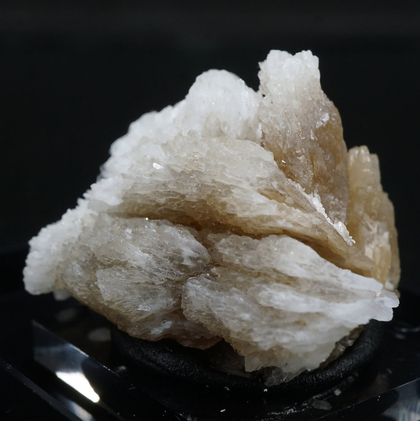 蛍光》カリフォルニア州産 バライト(重晶石) – 天然石ハッピーギフト