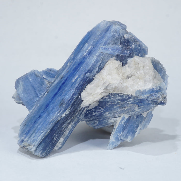 ブラジル産 蛍光カイヤナイト|ハッピーギフト – 天然石ハッピーギフト