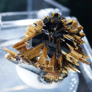 ブラジル産 ヘマタイト・ルチル – 天然石ハッピーギフト