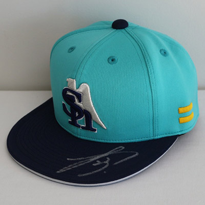 今週の出品は、『最多盗塁者賞』と『大樹生命月間MVP賞』を受賞した周