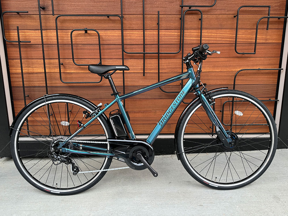 上杉本店】2025年モデル入荷！ ブリヂストンの電動クロスバイク「TB1e