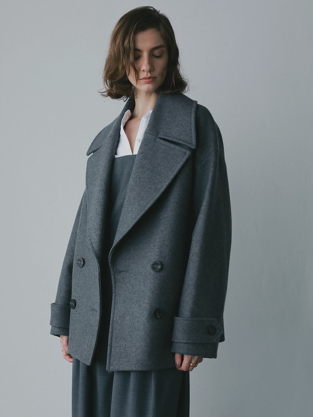 ビッグカラーコート | Coat | HER. Online Store
