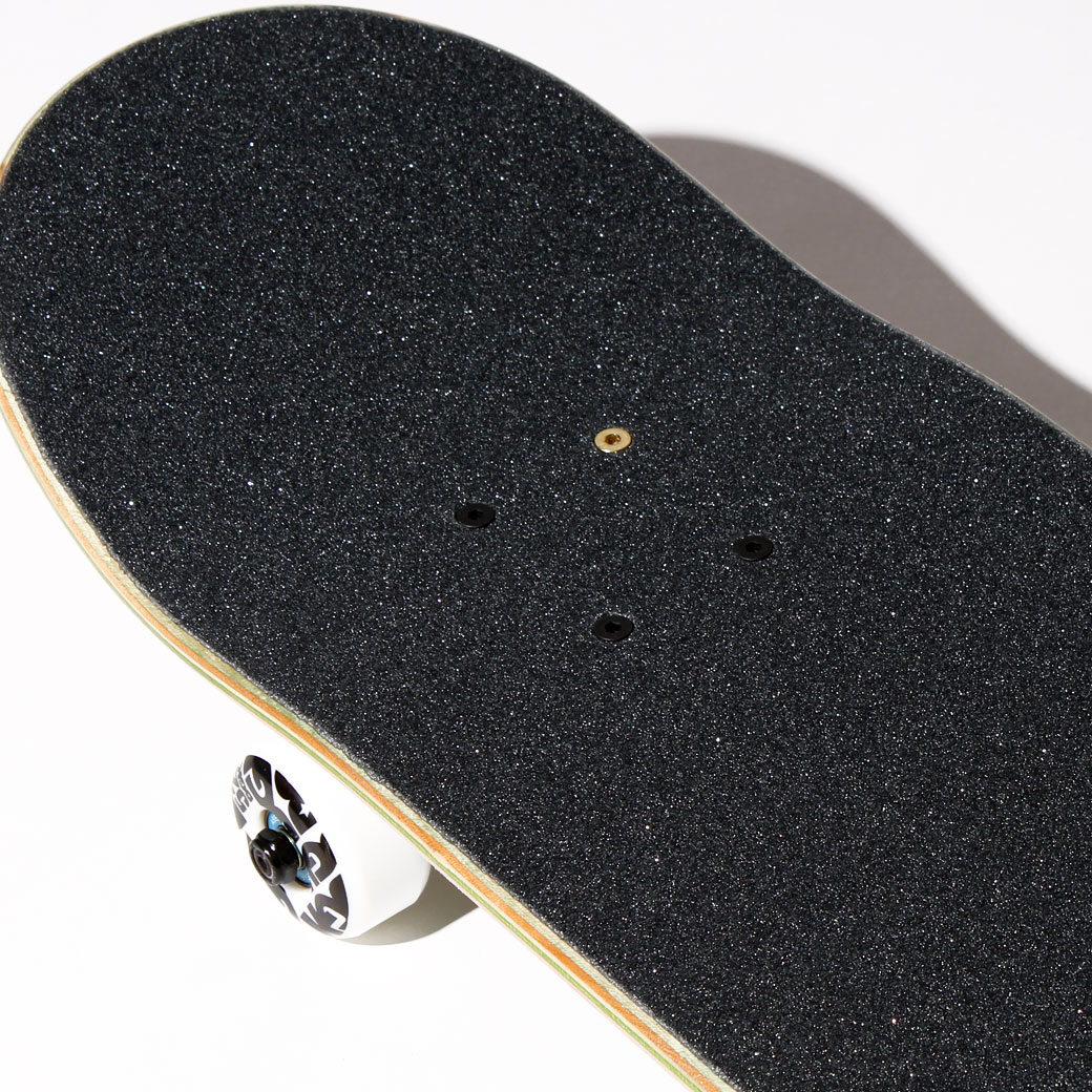 スケボー初心者におすすめのコンプリートデッキ DGK 7.75インチ