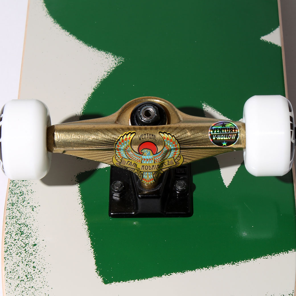 スケボー初心者におすすめのコンプリートデッキ DGK 7.75インチ