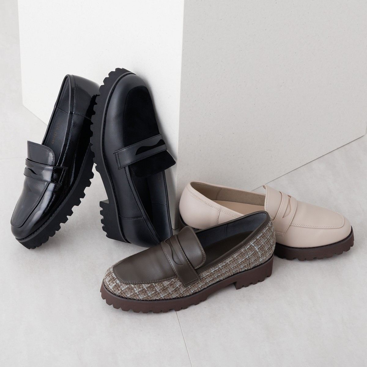 WEB限定デザイン/再入荷】トラックソールコインローファー/640007