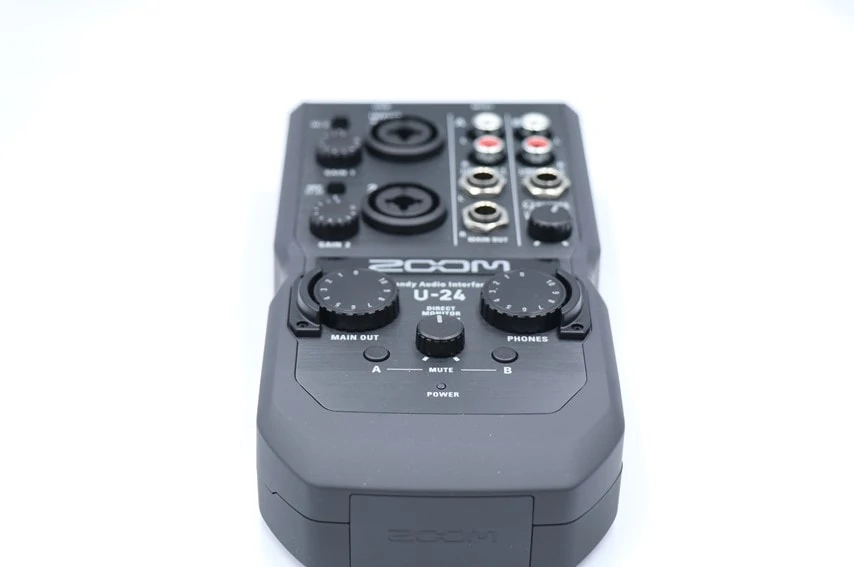 ZOOM U-24をレビュー。安くてマイク・楽器を2本同時に繋げる万能な