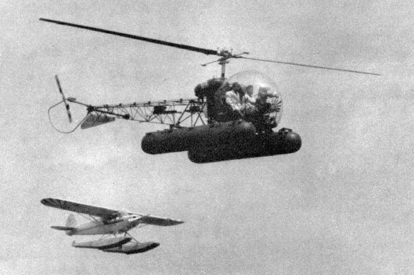 南極観測船宗谷時代の塔載ヘリコプターなどThe antarctic exploration