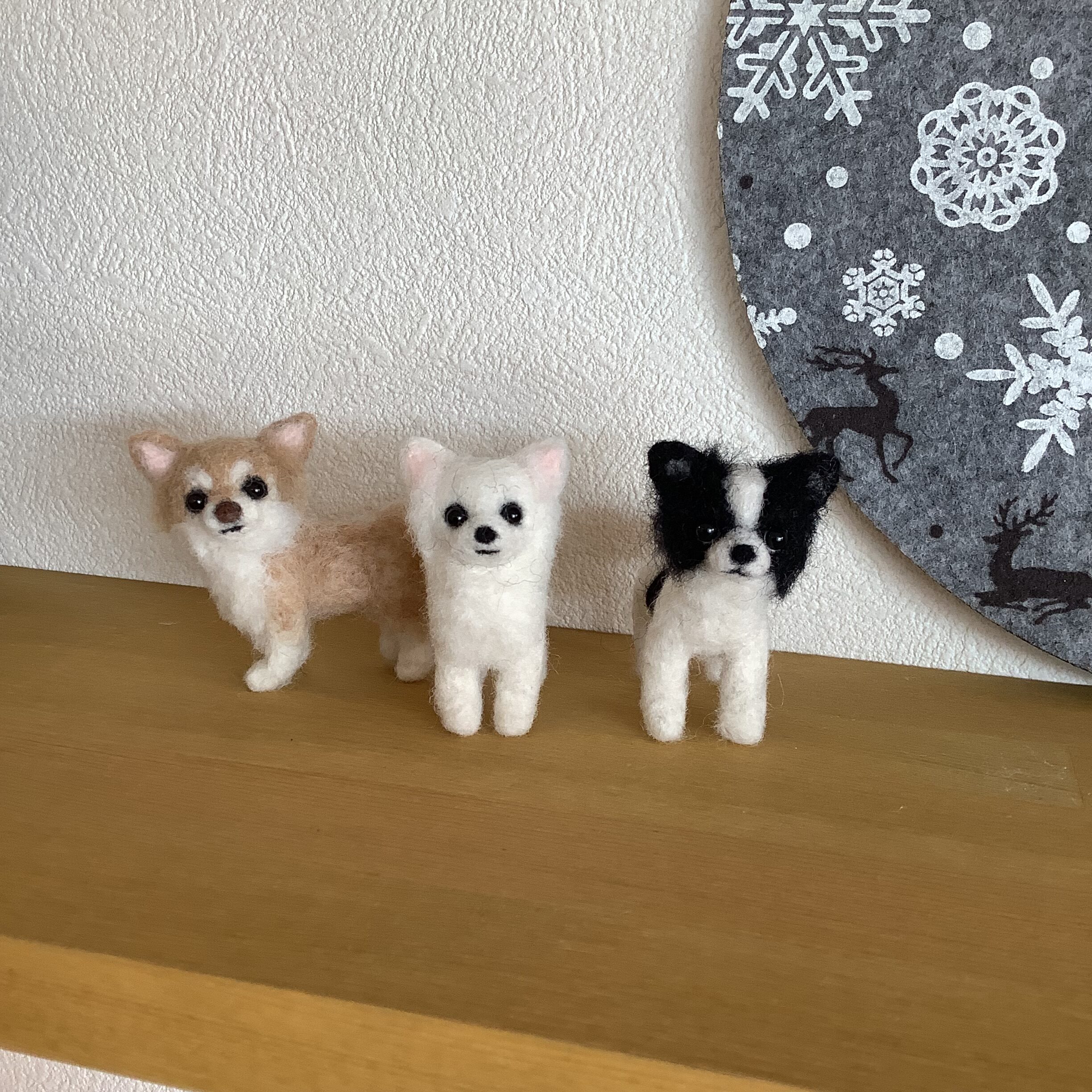 羊毛フェルトマスコット 立ち犬チワワ 茶色 – ひつじぐも・sun