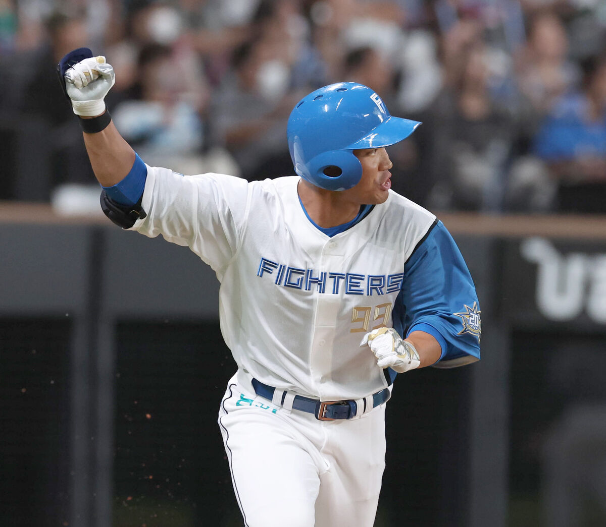 日本ハム】支配下復帰の王柏融 今季初打席で2点適時三塁打｜パ