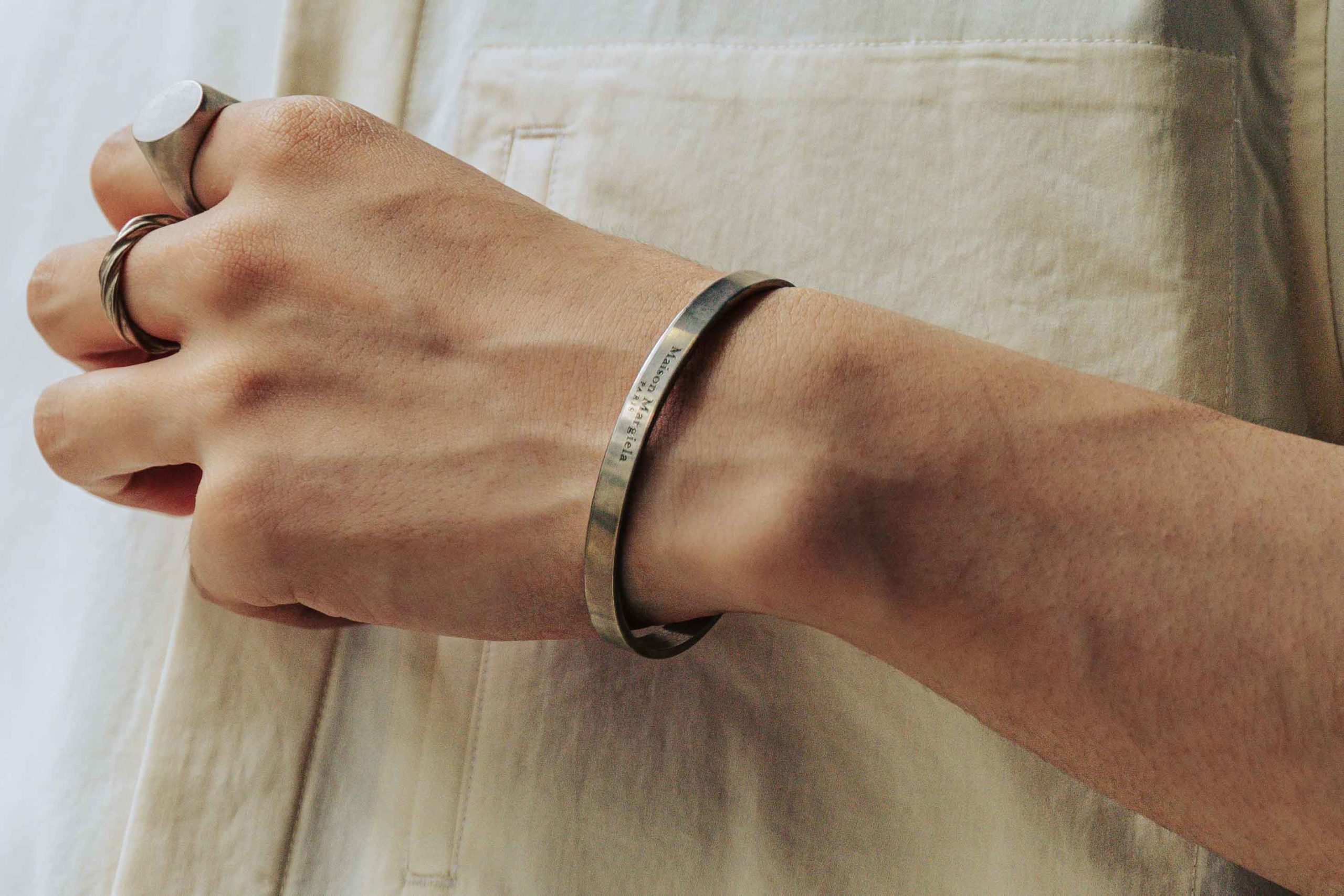 メゾンマルジェラのバングル | HUES 福岡セレクトショップ