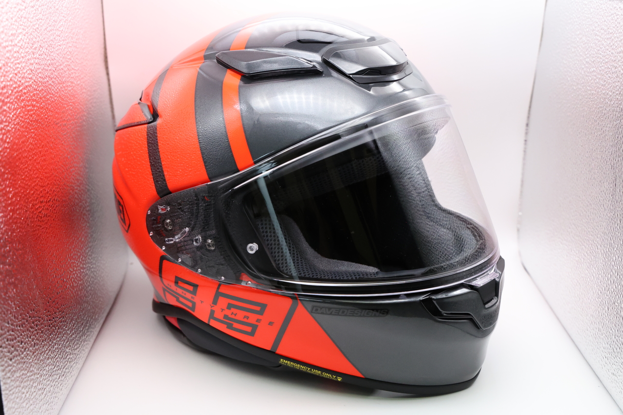 レビュー】SHOEI Z-8：風切り音ゼロ！圧倒的な快適性を持つフル