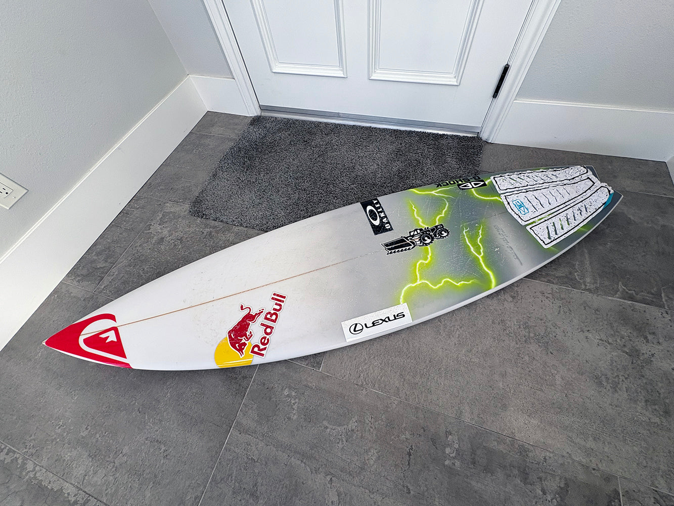 五十嵐カノア使用ボード・JS / MONSTER 10 / PU / 5'11