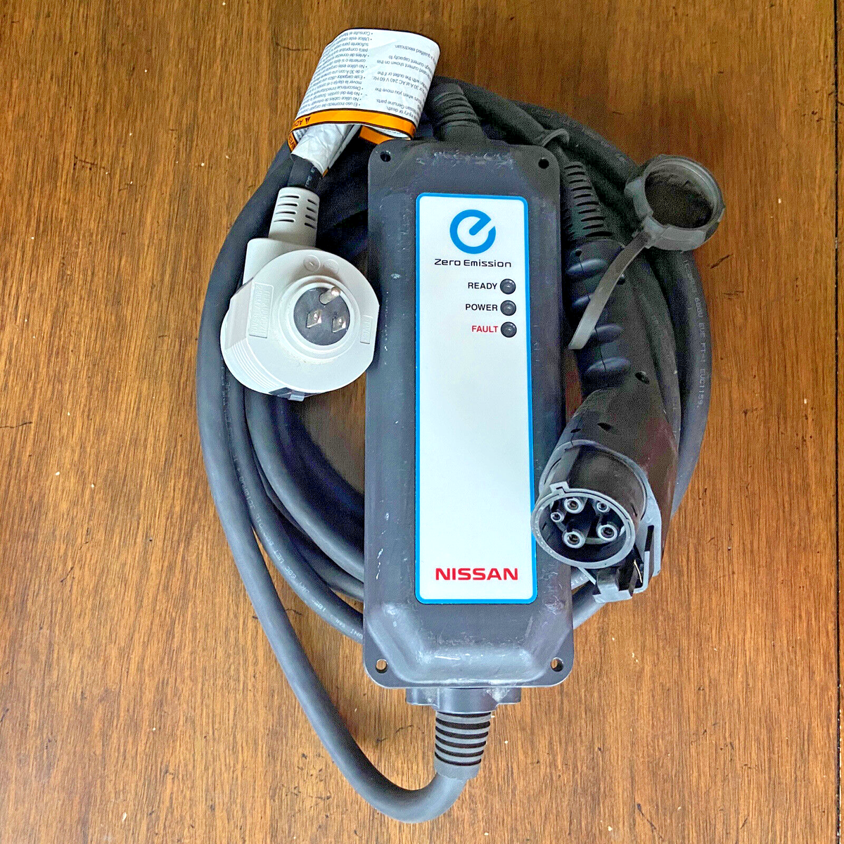 Nissan ゼロエミッション 充電ケーブル 200vコンセント NISSAN