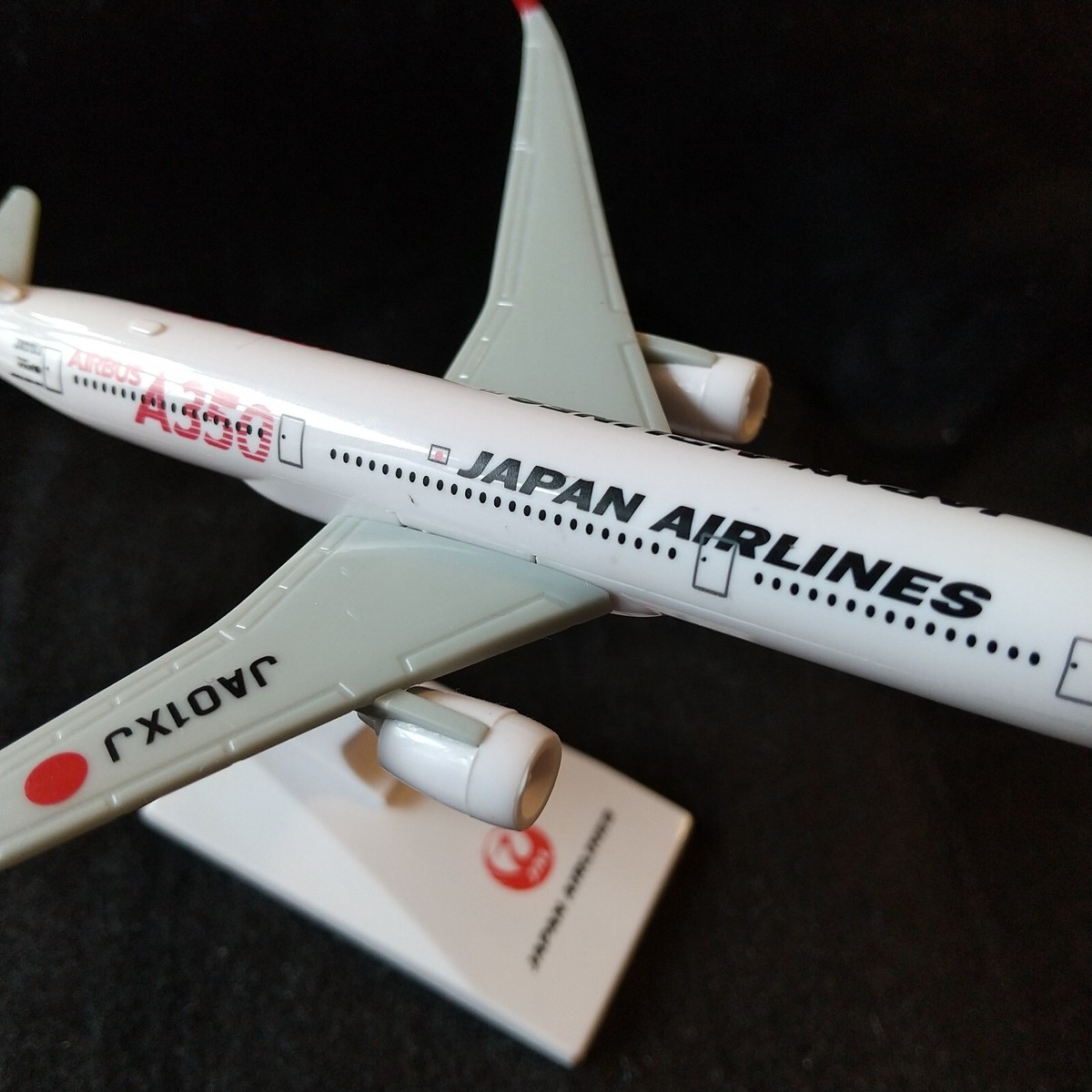 Japan Airlines JAL New Airbus A350-900 JA01XJ Aircraft Model No
