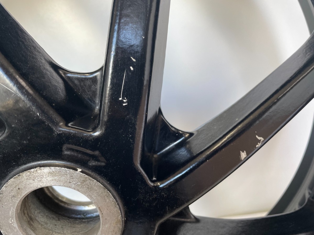 HONDA VFR 400 R NC30 1989 - 1992 REAR WHEEL GENUINE OEM LOT1