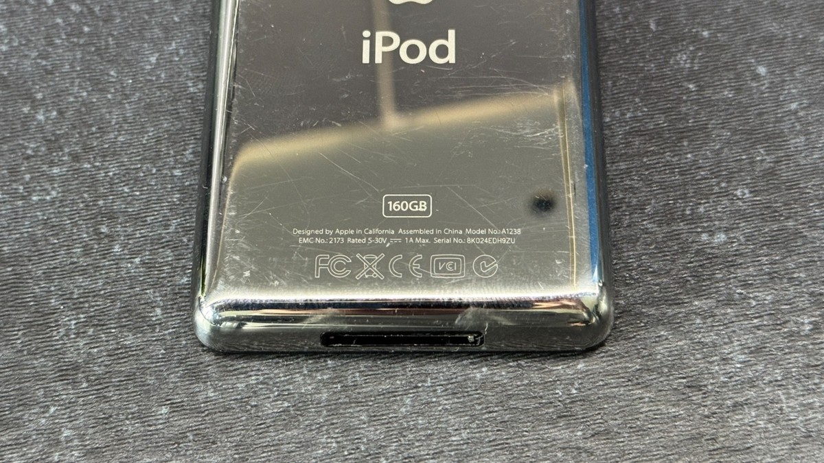 Apple 〈560〉iPod classic A1238 160GB 本体中古 ジャンク品 iPod