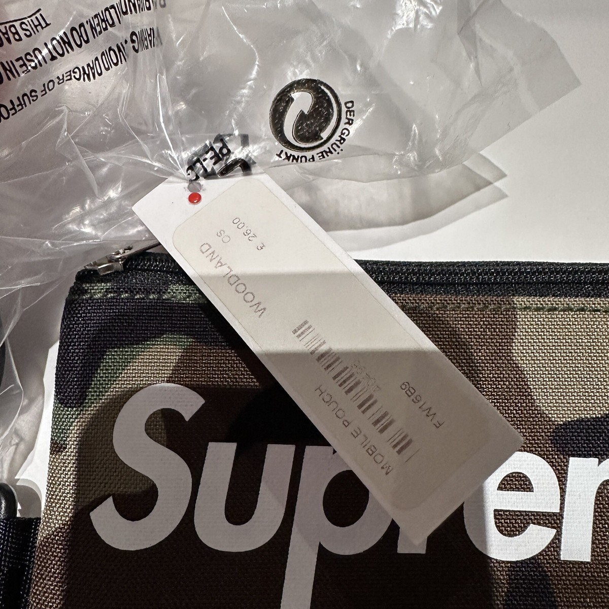 Supreme mobile pouch small wallet FW16 brand new green camo very