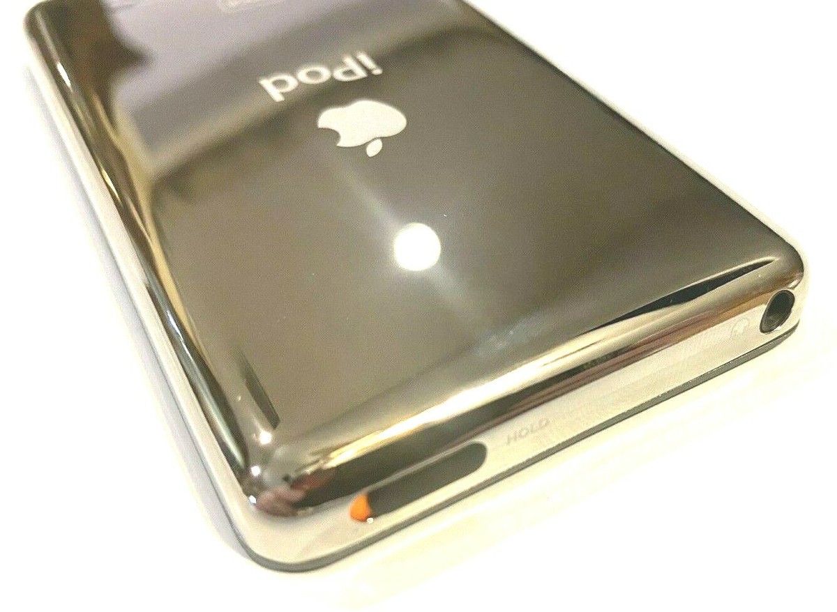 Apple iPod classic 6th Generation Gray (120GB) MP3 - Bundle with