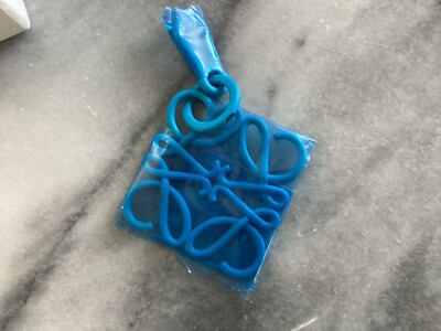 100% Authentic Loewe logo keychain in the color Canyon | eBay