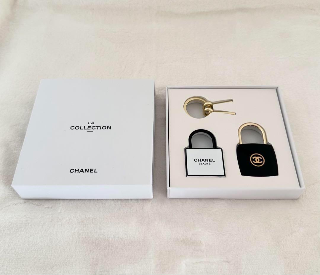CHANEL La Collection 2024 Padlock Key Holder Black White Box Set