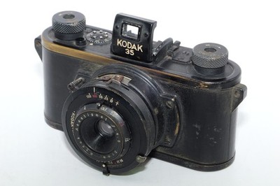 Kodak 35 PH324 WWII Military Camera in Black Finish. Display