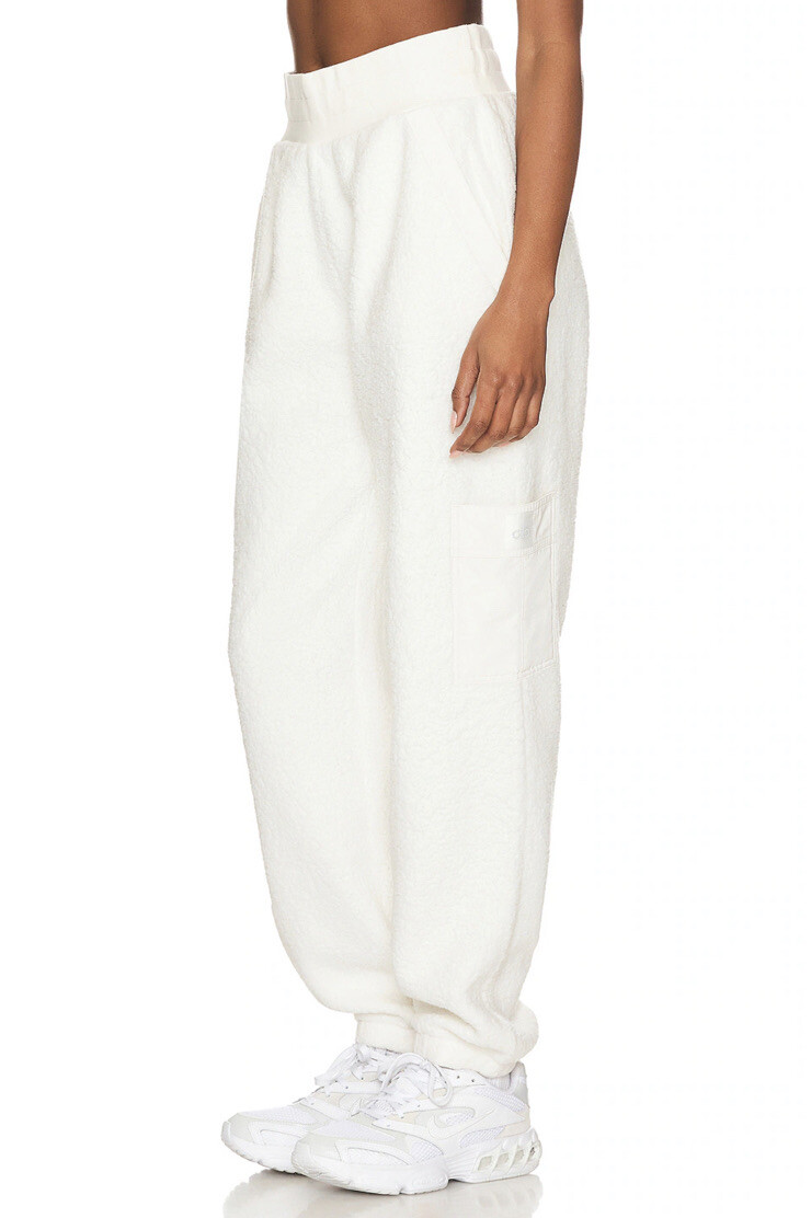 ALO Micro Sherpa High-Waist Solstice Sweatpant - W51065R - Ivory