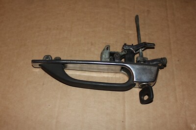 Mercedes-Benz MB W123 C123 Front Door Handle Left With Key