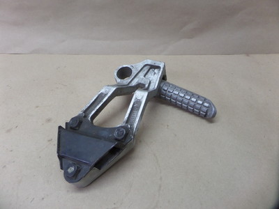 1984 KAWASAKI ZX100 FRONT LEFT FOOT PEG AND BRACKET ASSY | eBay