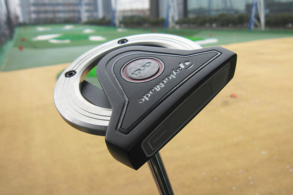 カタチが奇抜なだけじゃない！」テーラーメイド アークワン パター｜新