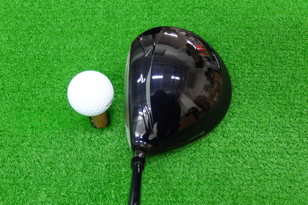 構えてみると？ ソフトな打感で高弾道の強い球「ブリヂストン ツアーB