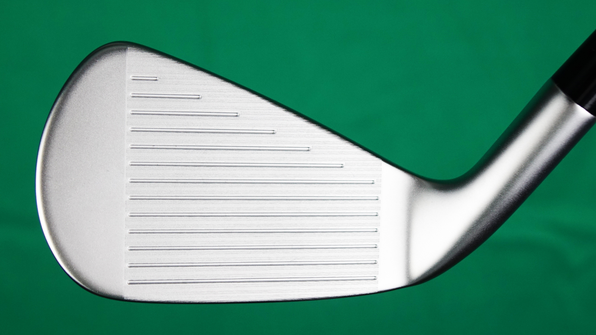 スリクソン ZXi4 アイアンを西川みさとが試打「進化した飛び系。前より