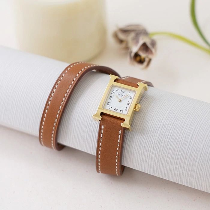 上質な時計で装いをクラスアップ。HERMES エルメス Hウォッチミニ ドゥ