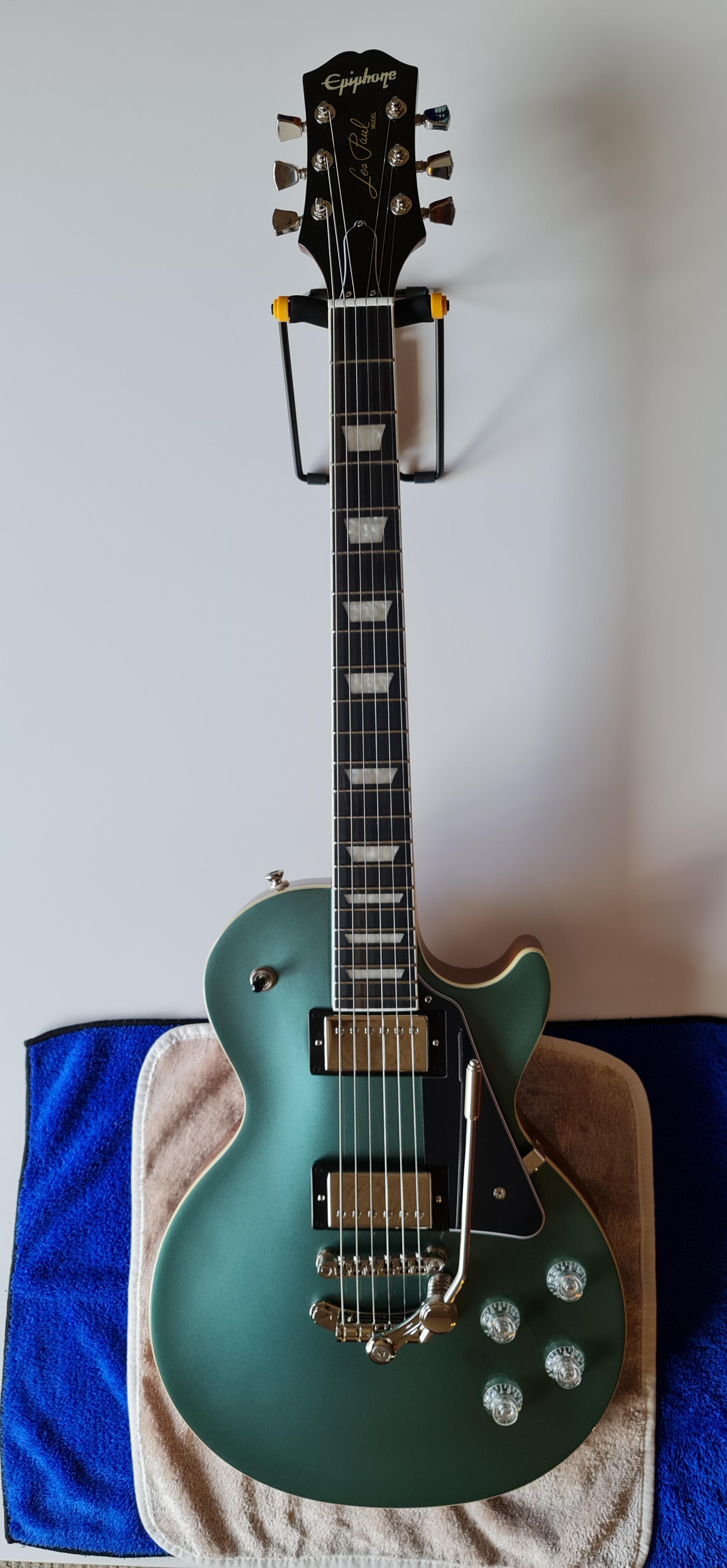 Update: Duesenberg Les Trem II installed : r/guitarporn