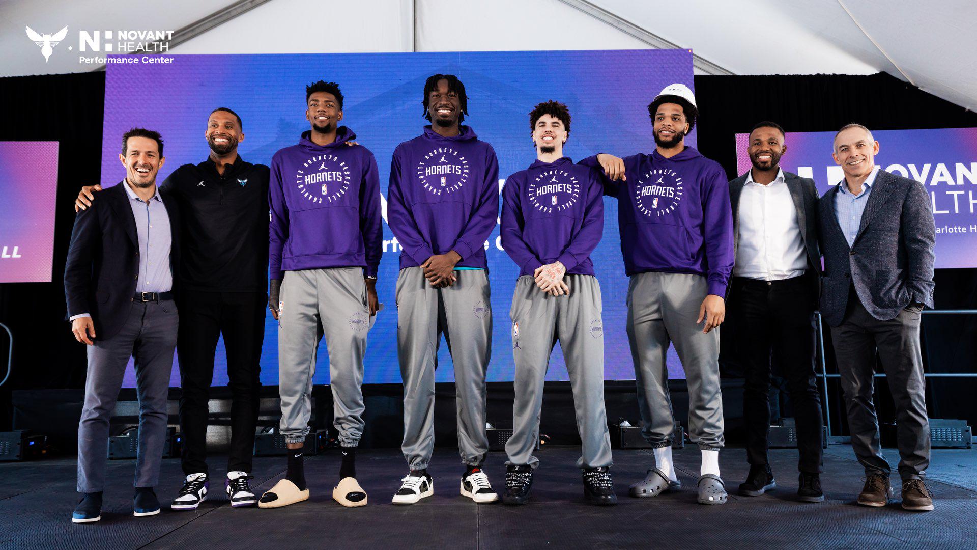 今日の写真のブランドン・ミラー、めっちゃ背が高く見えるんだけど