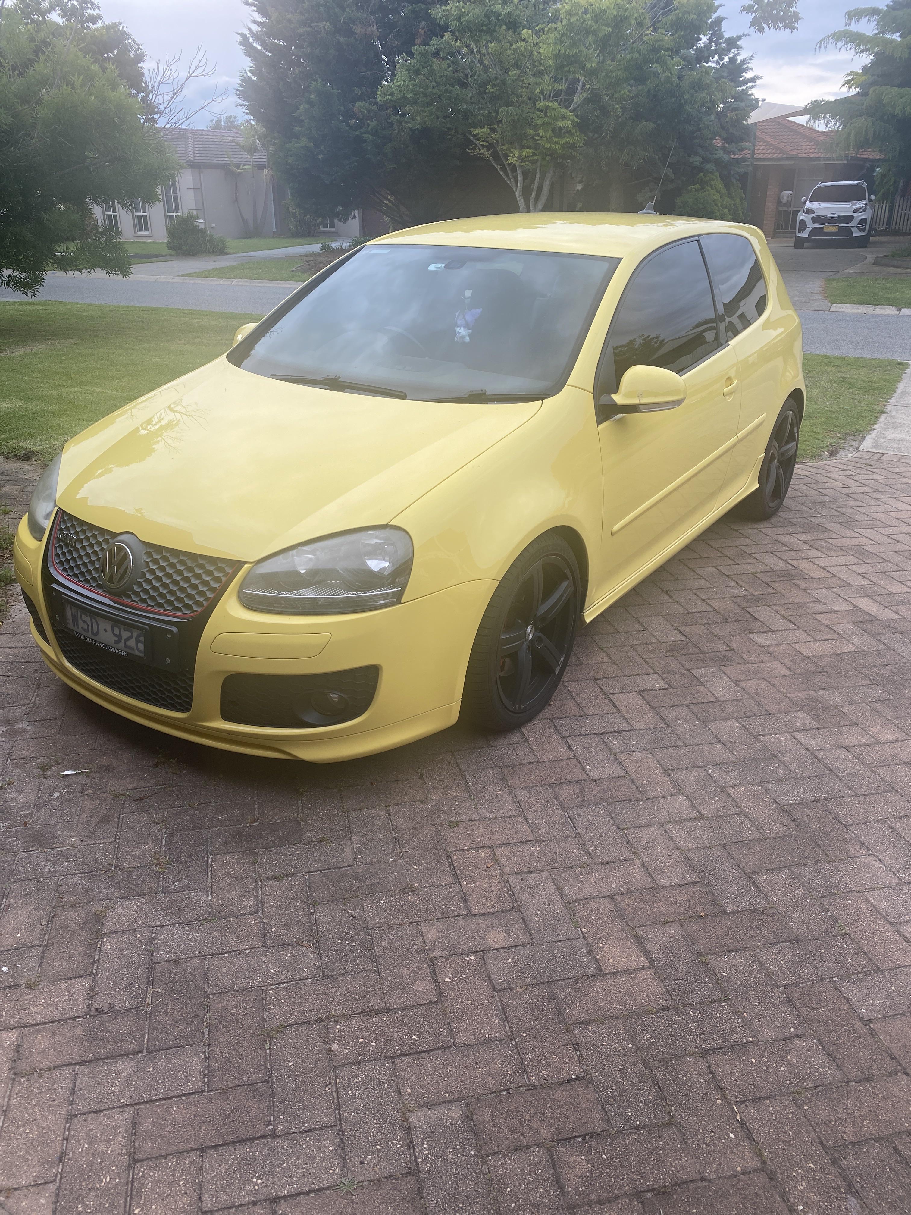 New here, here's my 08 Pirelli edition, in the rare sunflower