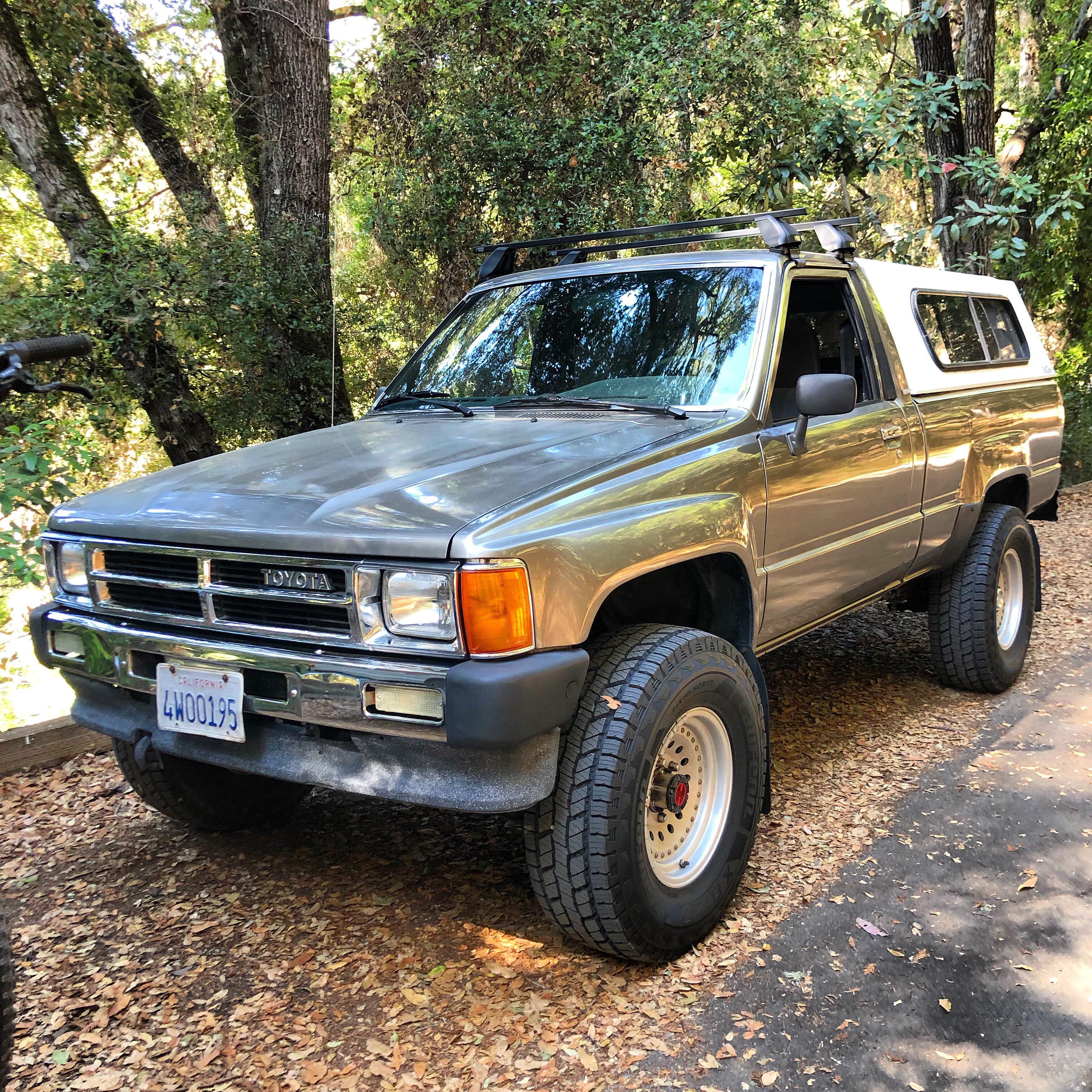 1987年製のトヨタ・ハイラックス : r/Toyota