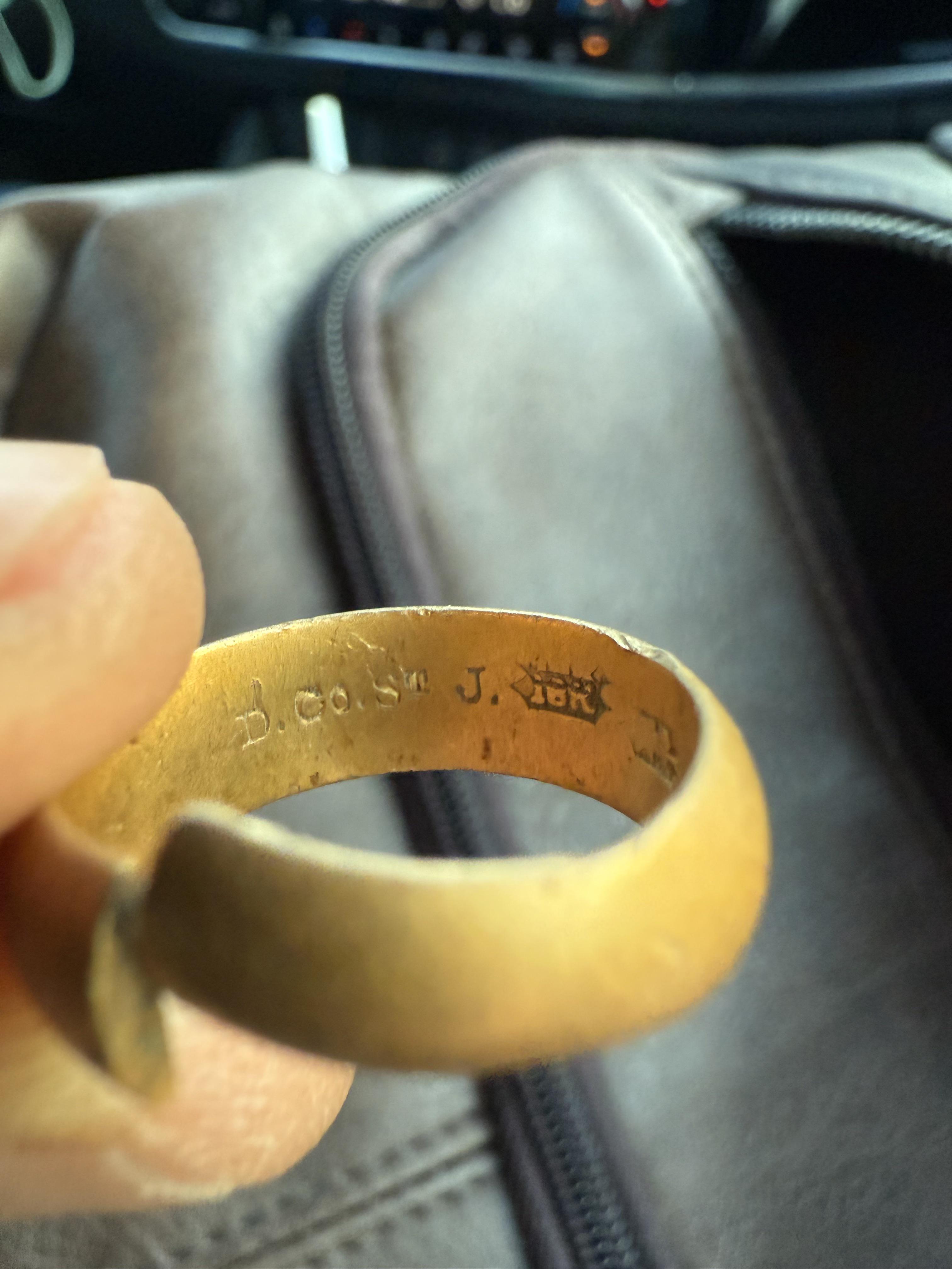 Found this on the beach, it's 18k but what do the other markings