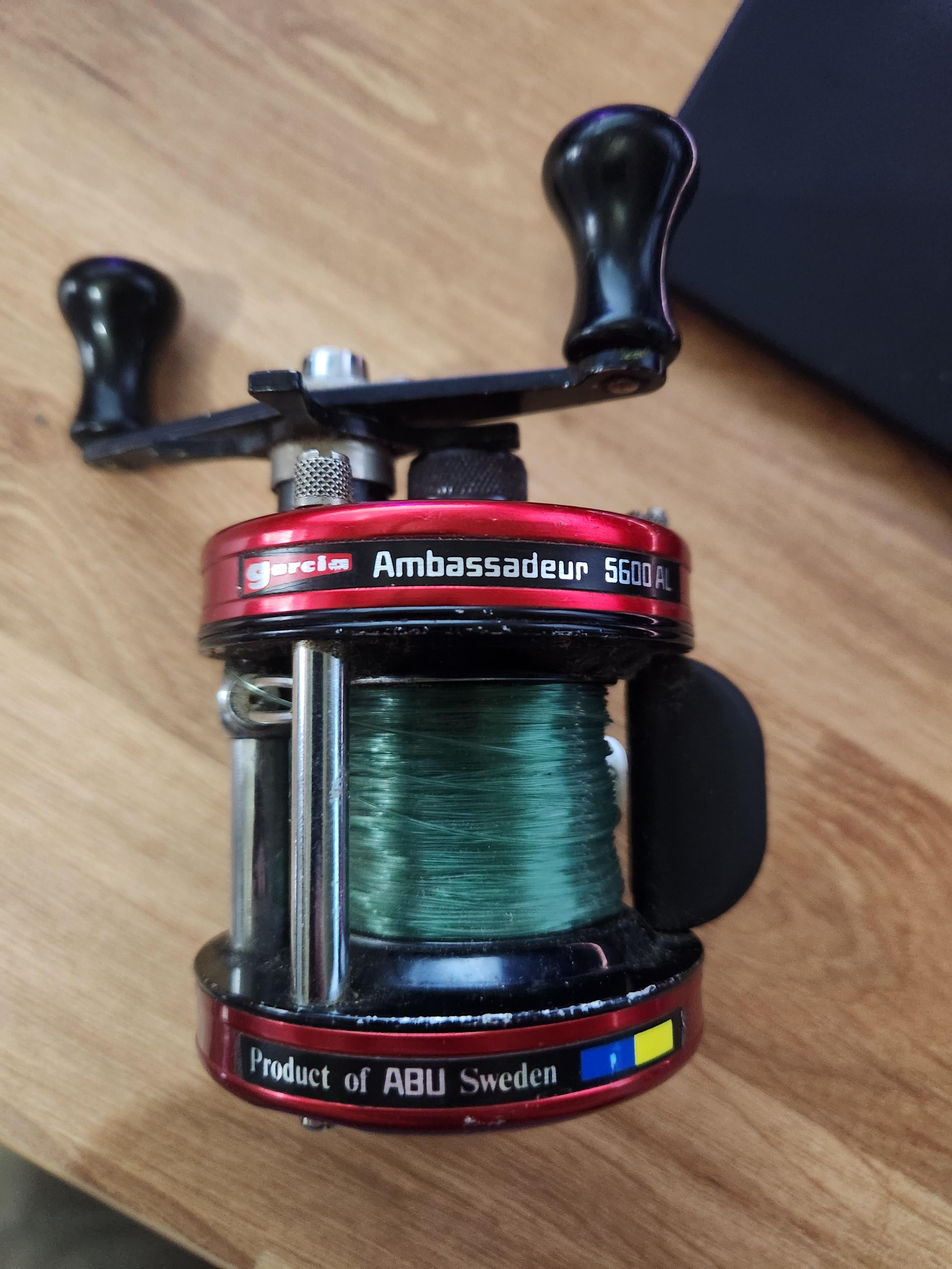 ABU 5600C 最終値下げABU Ambassadeur5600C 赤ベロ 770300 ゜))彡 アブ