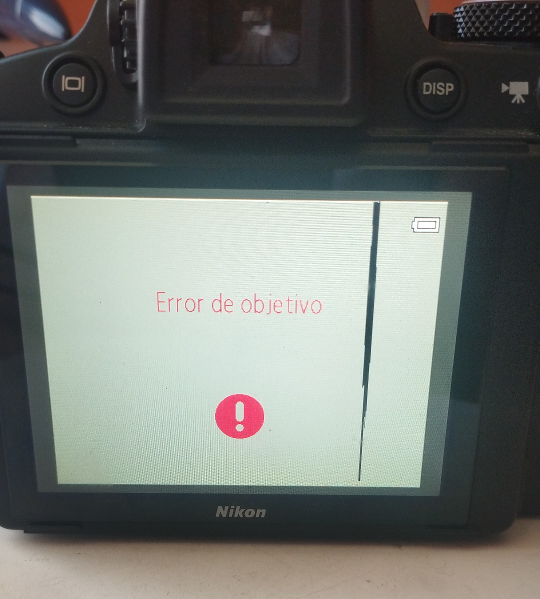 ニコンのレンズエラー画面について経験ある人いる？どうすればいいんだ