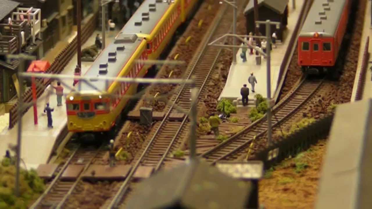 Nゲージ鉄道模型 - Kato キハ58 修学旅行色 - YouTube