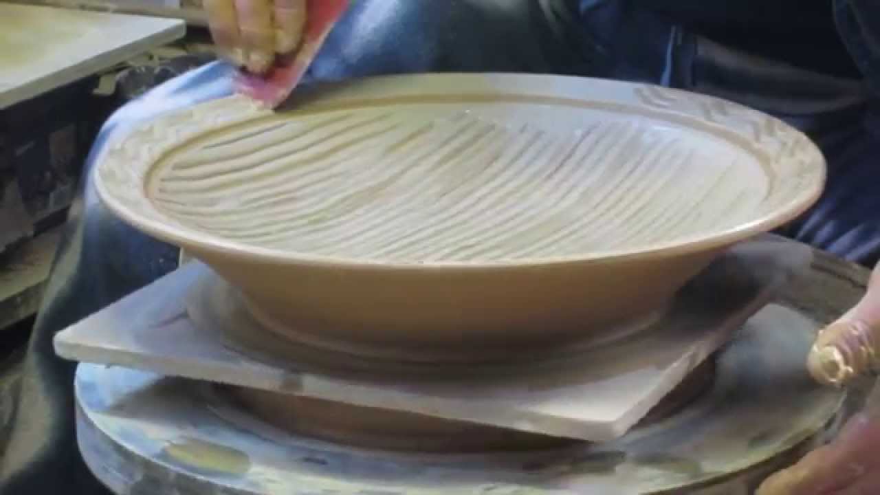 小石原焼ロクロ実演⑧「尺二寸大皿」 Koishiwara-yaki is typical of