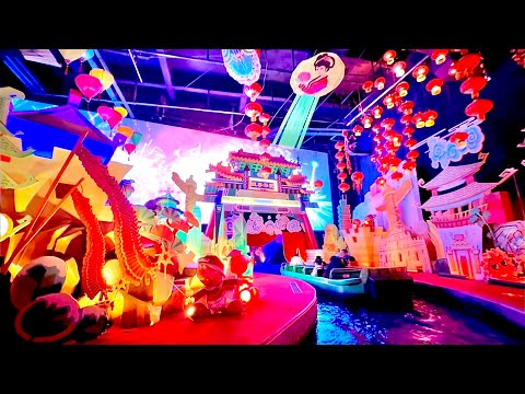 Happiness Everywhere イッツ・ア・スモールワールド カーテン 東京