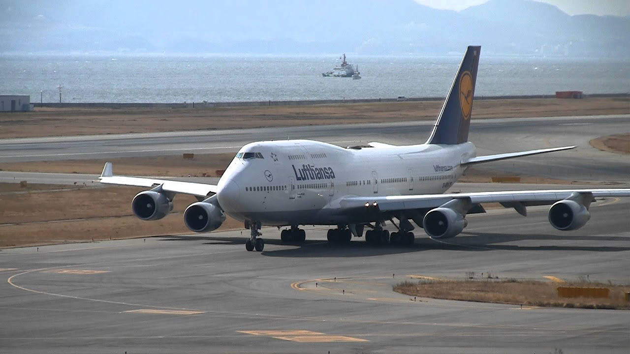 Lufthansa Boeing 747-430 D-ABVK Landing & Take off at Osaka - YouTube