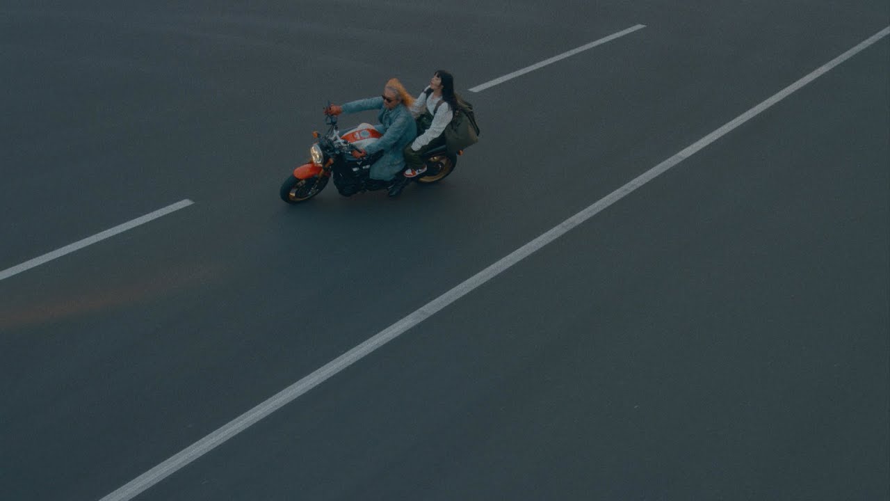 Aimyon - Chika [OFFICIAL MUSIC VIDEO] - YouTube