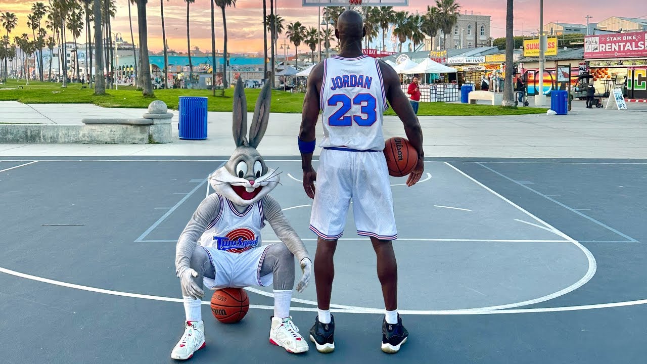 Michael Jordan & Bugs Bunny 2v2 In Real Life [Space Jam 3] - YouTube